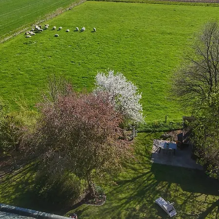 Apartment Neue 50qm 2 Bis 3 Personen Gern Mit Hund Grosser Garten Friedrichskoog